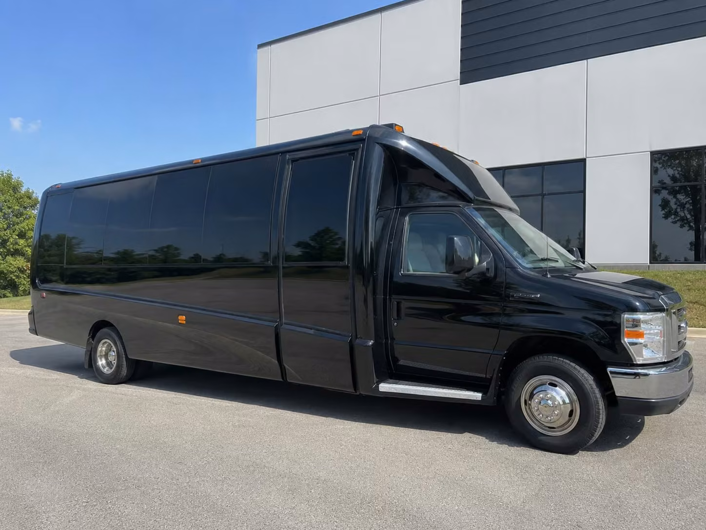 party buses for olathe groups who want the concert to start on the ride over
